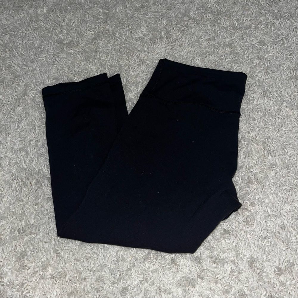 Lululemon Black Cropped 21" Leggings size 8